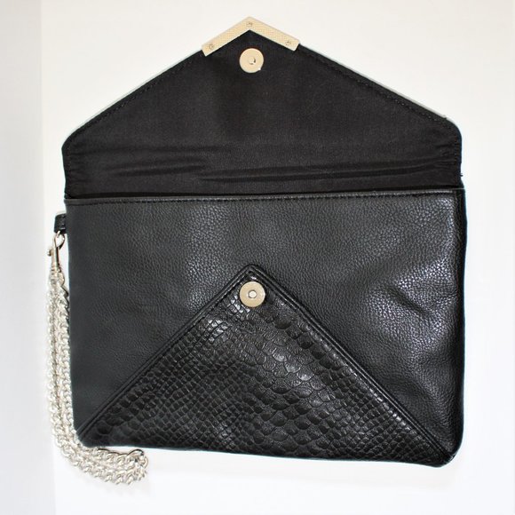 Express Black Envelope Chained Clutch/Wristlet - Picture 2 of 8